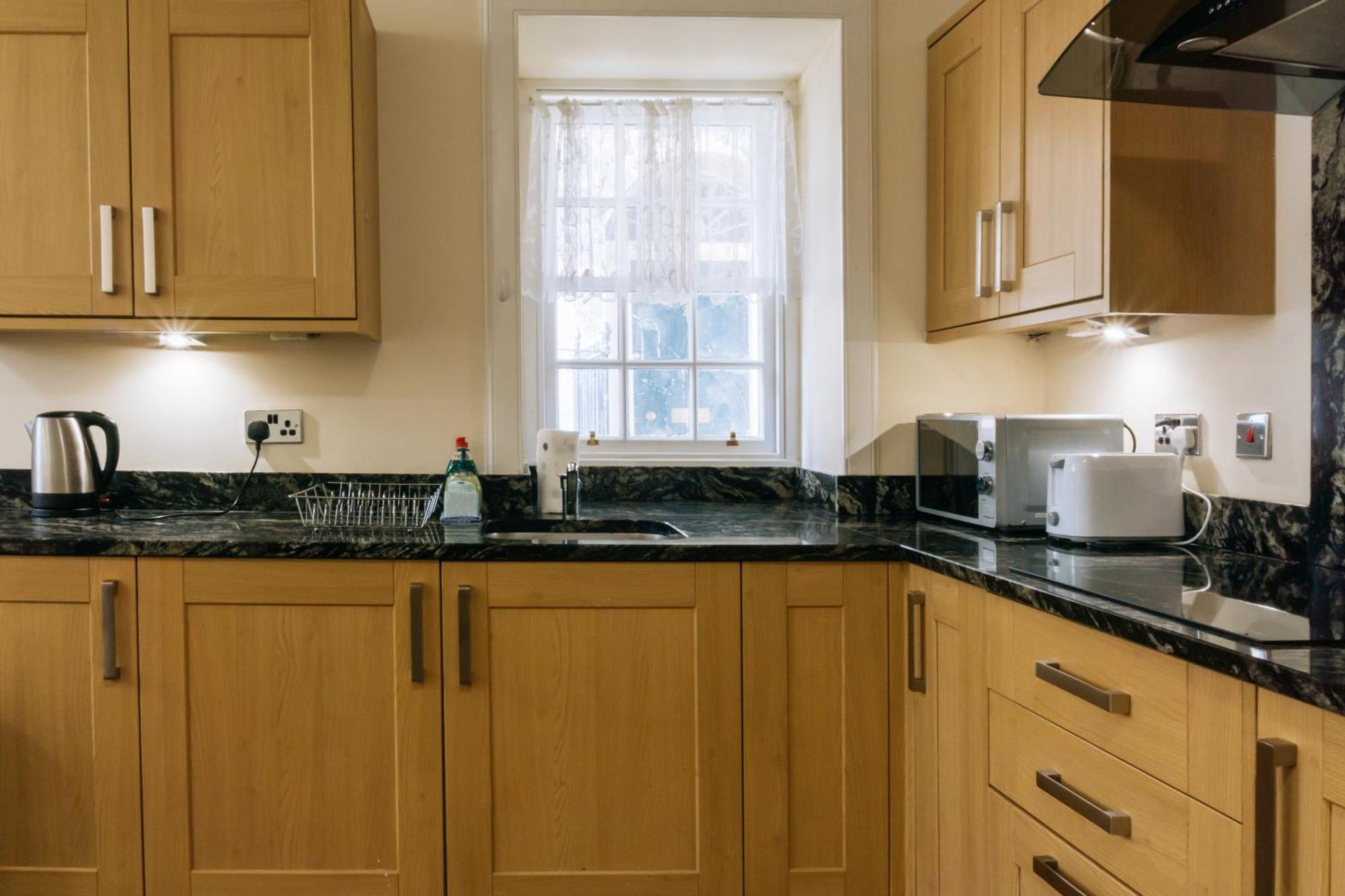 Homely 3 Bedroom In The Heart Of Central Edinburgh Exterior photo